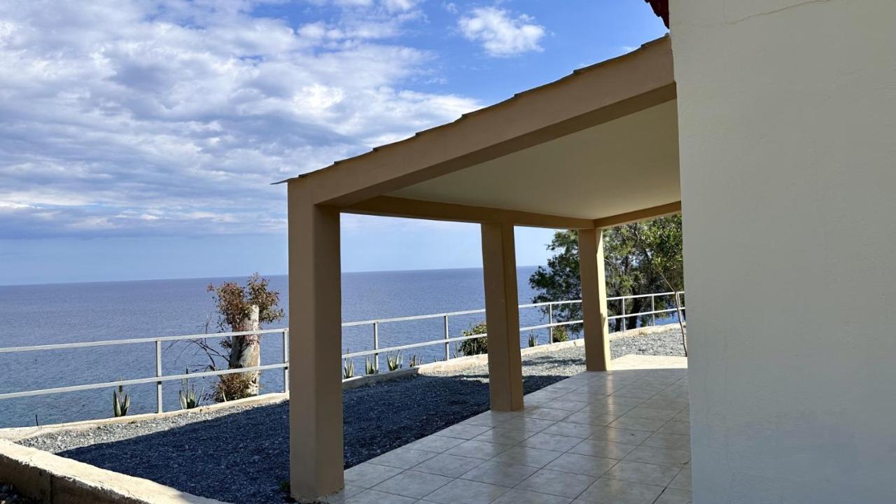 Sfinias Apartments Kaloí Liménes Exterior foto